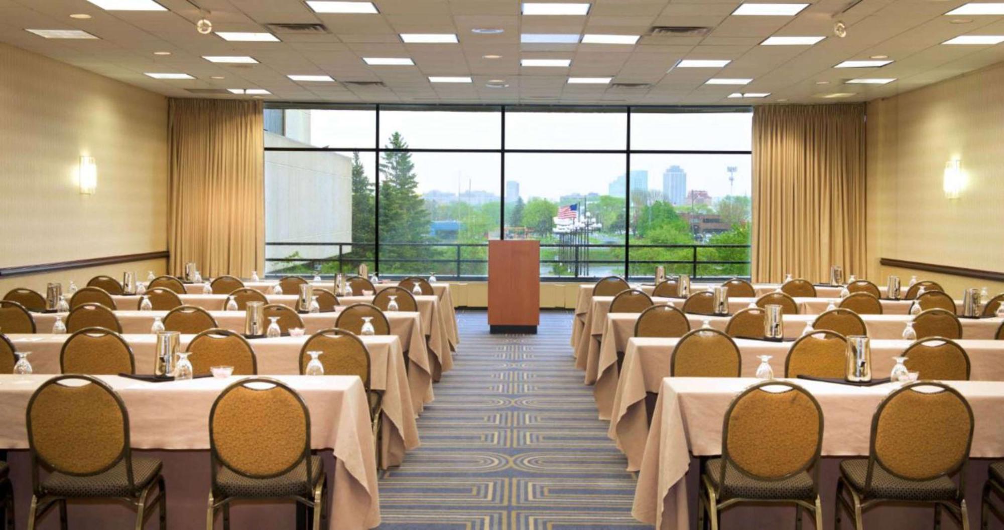 Doubletree By Hilton Bloomington Minneapolis South Екстериор снимка