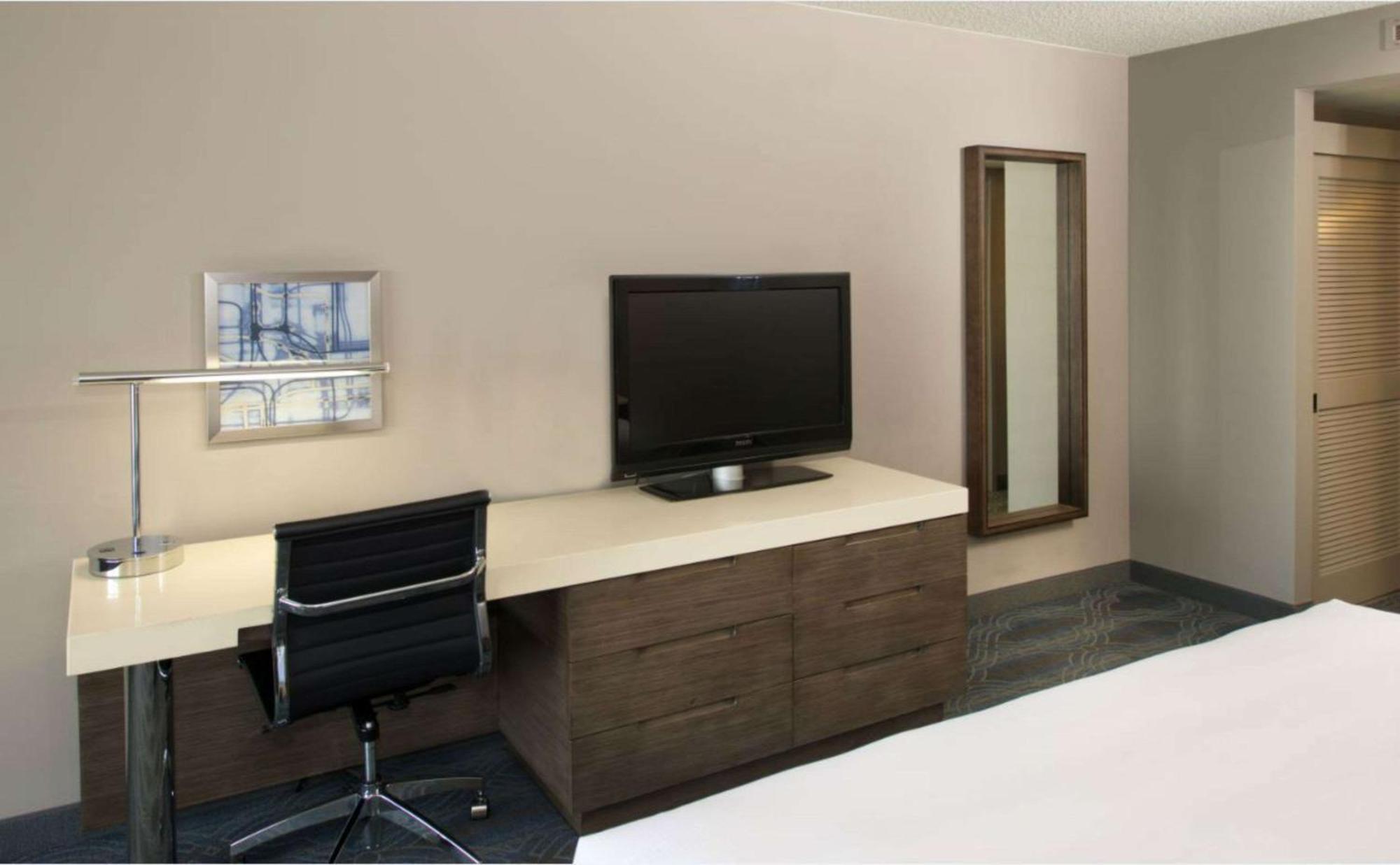 Doubletree By Hilton Bloomington Minneapolis South Екстериор снимка